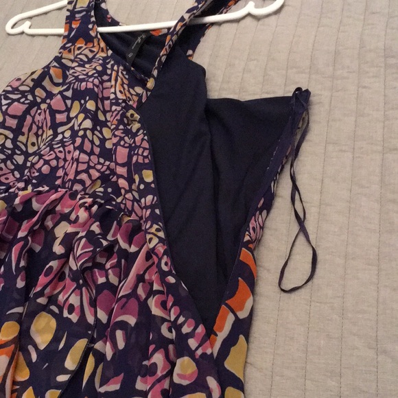 Razorback Highlow Dress - Picture 6 of 7